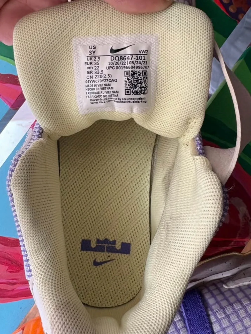 NIKE LeBron Witness 7 Big Kid US Size 3Y